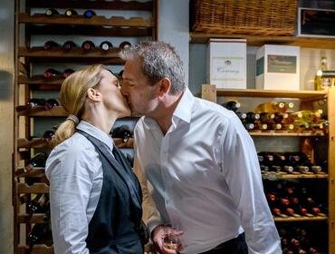 Tempesta d'amore anticipazioni al 9 luglio 2022: il bacio tra Rosalie e Christoph