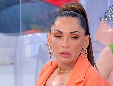 Uomini e Donne, Alessandro fa una sorpresa a Ida e Gianni disapprova