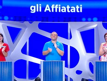 Reazione a Catena, gli Affiatati sbagliano 'Controllato': Marco Liorni ride per il 'reggiseno'