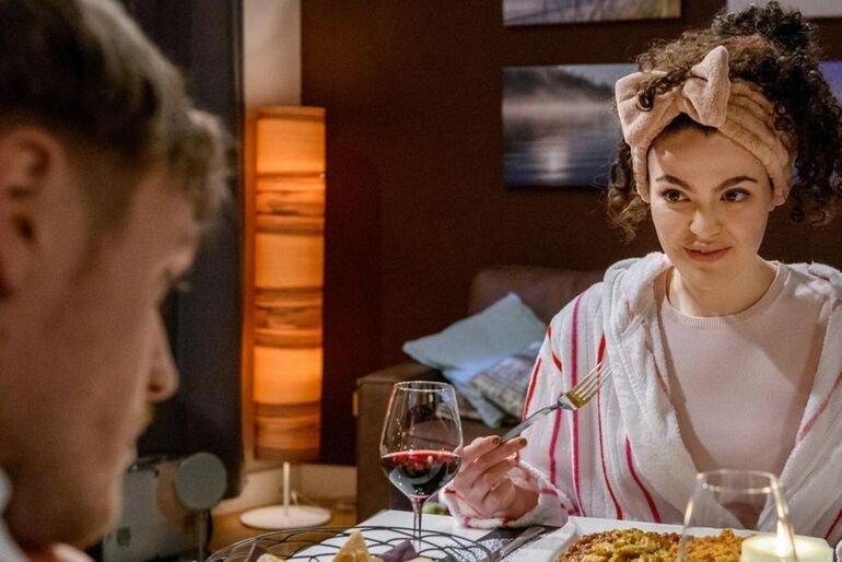 Tempesta d'amore, anticipazioni 5 novembre: una cena da dimenticare