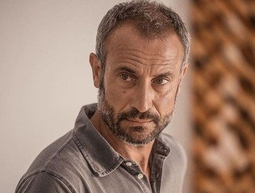 Un posto al sole, spoiler: Fabrizio sempre più folle, ma Roberto...