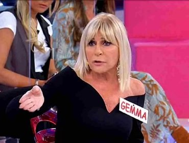 Uomini e Donne: Gemma Galgani ancora attaccata da Tina Cipollari