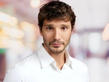 Stefano De Martino se la spassa con un'ex dopo pace con Belen: FOTO
