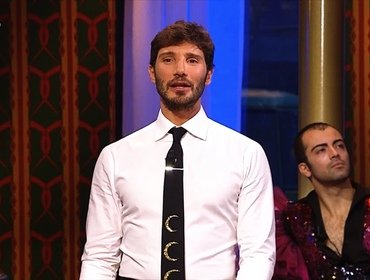 Stefano De Martino chiude Bar Stella e conduce la festa scudetto Napoli