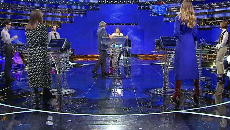L'Eredità, Flavio Insinna chiede scusa a Samira per averla svegliata