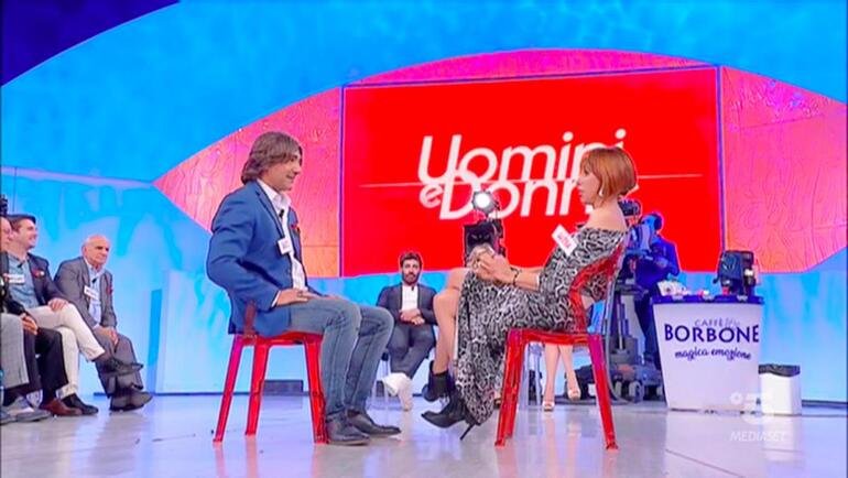 Ascolti Tv 13 aprile, Uomini e Donne fa il botto nel pomeriggio