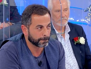 Uomini e Donne, Marcello Messina cambia di nuovo dama: 'Stai destando sospetti'