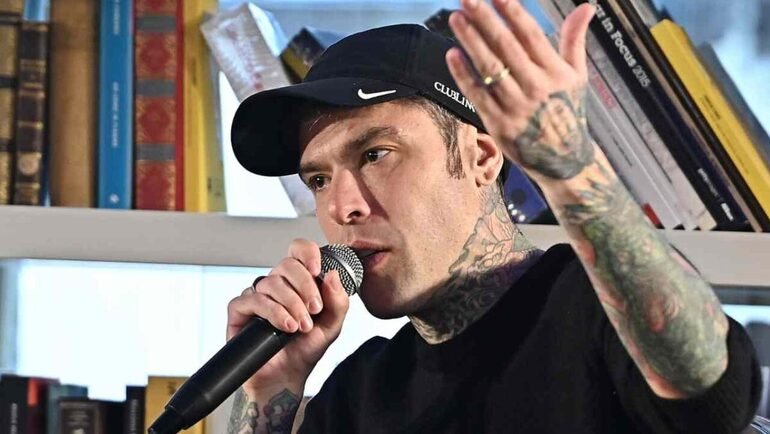Fedez, crolla la sua società: l'analisi e quanto ha perso di utile
