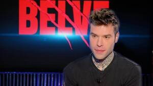 Fuorionda su Fedez a Belve: «Era incaz***o». La replica del rapper
