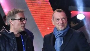 L’Anno che Verrà Rai1: incidente sul palco e regista operato. Parla Amadeus