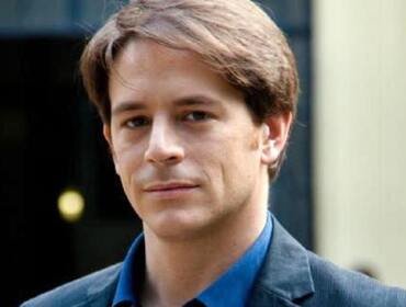 Un posto al sole, anticipazioni 6 aprile 2023: Filippo in difficoltà 