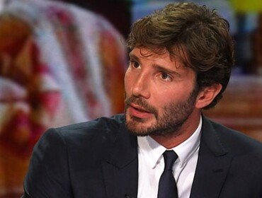 Stefano De Martino programma cancellato: decisione Rai2 e rimpiazzo 