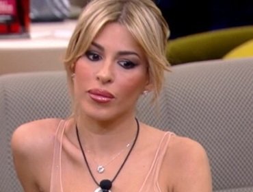 GF Vip, Oriana Marzoli è incinta? La donna fa una confessione a Sarah
