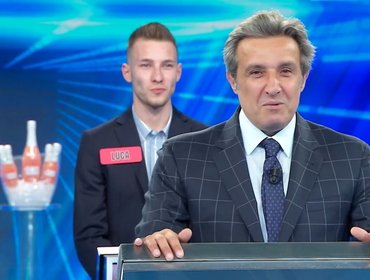 L'Eredità, Flavio Insinna saluta Antonella Clerici: 'non facciamo concorrenza'