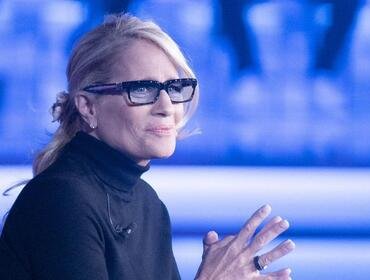 Heather Parisi a Belve, arrivano carabinieri in studio: cos'è successo