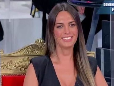 Uomini e Donne: ex tronista pronto a corteggiare Andrea Nicole?