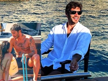 Stefano De Martino: vacanza in barca con amici senza Belen (FOTO)