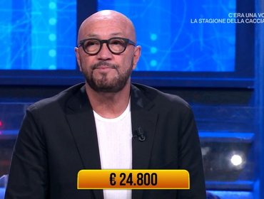 Soliti Ignoti - Il ritorno, Walter Zenga sorprende tutti e vince un bel bottino da Amadeus