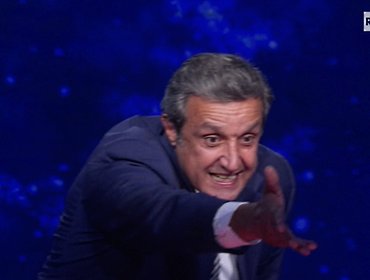 L'Eredità, Federica con la testa tra le nuvole e Flavio Insinna la richiama