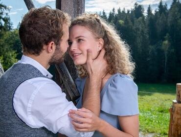 Ascolti TV 18 luglio: Delitti in paradiso supera tutti, Tempesta d'amore tiene duro
