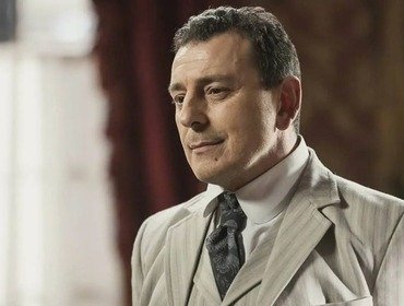 Una Vita, anticipazioni 18 aprile: una proposta allettante