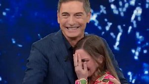 L’Eredità, Marika vince e piange di gioia: il gesto di Marco Liorni