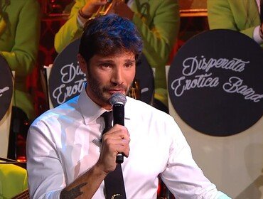 Ascolti tv ieri: Back to School bocciato, vince Rai1. Boom Stefano De Martino