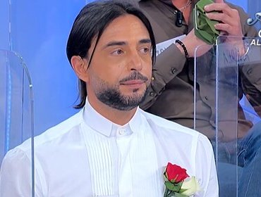 Uomini e Donne, Armando registra una telefonata di Marika di nascosto