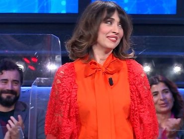Ascolti TV 3 marzo, boom per Soliti Ignoti di Amadeus che gioca con Chiara Francini
