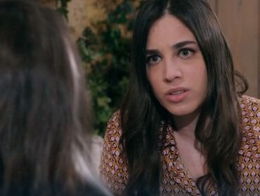Un posto al sole, spoiler: tra Micaela e Manuela è guerra, ma Niko...