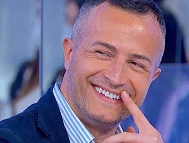 Riccardo Guarnieri assente a Uomini e Donne: «Visto con una donna»
