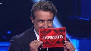 Ascolti TV 12 maggio, Flavio Insinna fatica e saltano Don Matteo e Soliti Ignoti