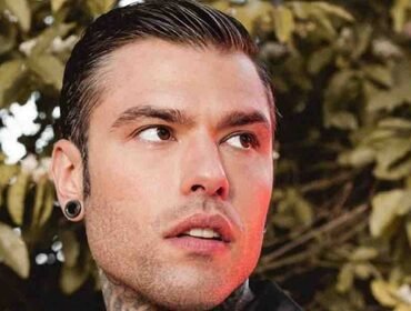 «Fedez a Parigi bacia un'altra»: nuovo gossip bomba sui Ferragnez