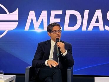 Conduttori Mediaset ascolti flop, Berlusconi spietato: chi rischia