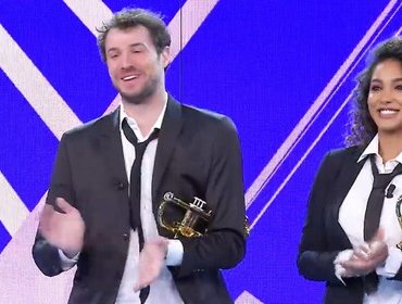 L'Eredità, il prof Andrea fa un Pesce d'aprile a Flavio Insinna: 'ospite speciale'