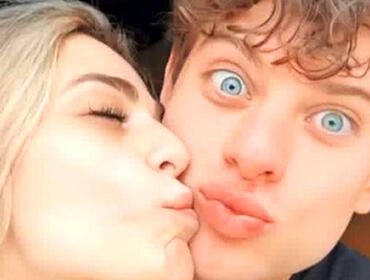 Uomini e Donne, Federico fa sorpresa a Carola per il 1° mese insieme (FOTO)