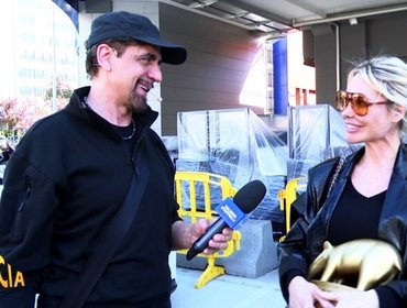 Tapiro a Ilary Blasi per gaffe all'Isola. A Striscia frecciatina a Totti