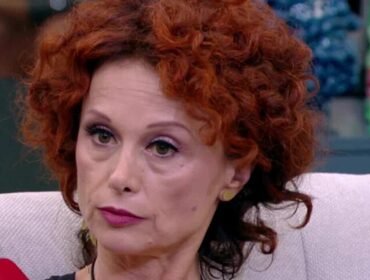 GF, Beatrice Luzzi influenza il pubblico e lancia una stoccata agli autori
