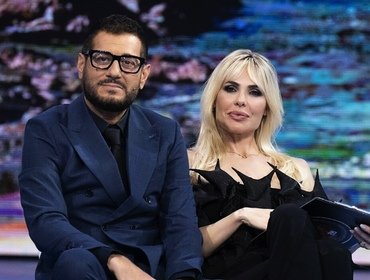 Enrico Papi via da Mediaset? Contratto in scadenza e verità su lite all'Isola