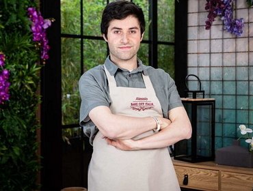 Bake Off Italia, Alessio Petri si racconta dopo l'eliminazione: 'sono molto fortunato'