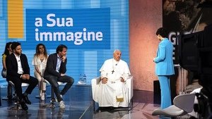 Papa Francesco intervista A Sua Immagine in studio: è storia per la Rai. FOTO