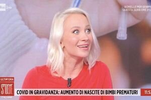 Storie Italiane: Veera Kinnunen svela il sesso del figlio in diretta