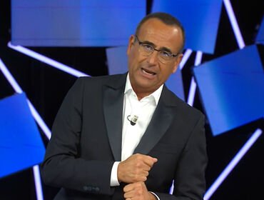 Carlo Conti chiude Tali e Quali 2023 e prepara nuova sfida contro De Filippi