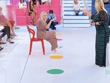 Uomini e Donne, Gemma Galgani smascherata in diretta: 'Eravate d'accordo'