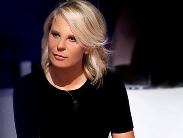 Maria De Filippi prima vacanza senza Maurizio Costanzo: ecco con chi è