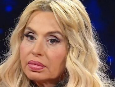Valeria Marini delusa a Ne Vedremo delle Belle, «Ecco perchè». Pamela Prati vince prima puntata