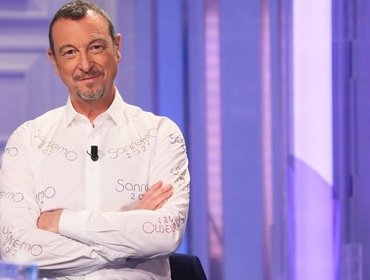 Amadeus svela le cinque serate di Sanremo 2024: co-conduttori e cantanti