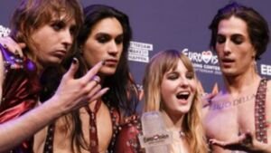 Eurovision Song Contest 2021, vincono i Maneskin con Zitti e buoni: l’Italia ospiterà l’ESC 2022