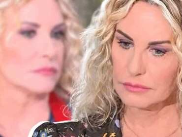 Antonella Clerici ricoverata: «Operata d'urgenza e ovaie tolte» come sta