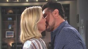 Beautiful, trama 31 maggio 2021: Brooke e Bill si baciano 